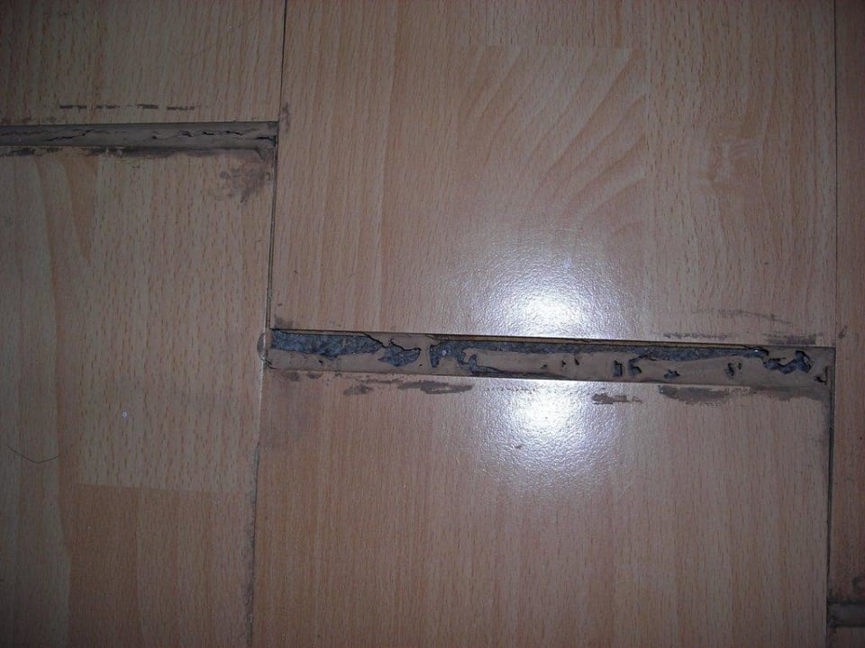 Kaputter Boden Gasthof Aigner