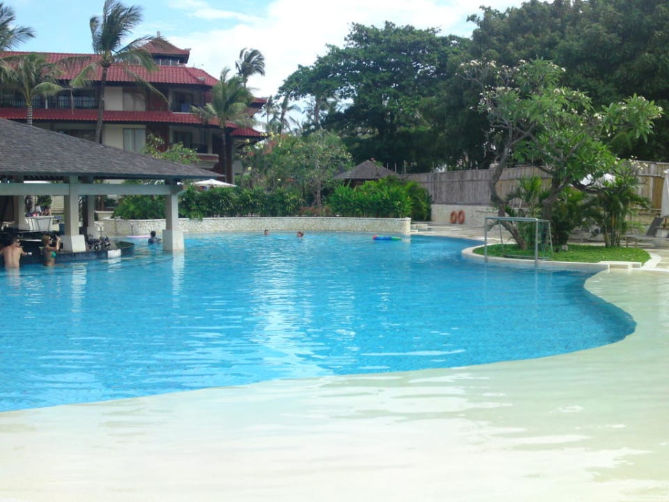 Pool Holiday Inn Resort Baruna Bali