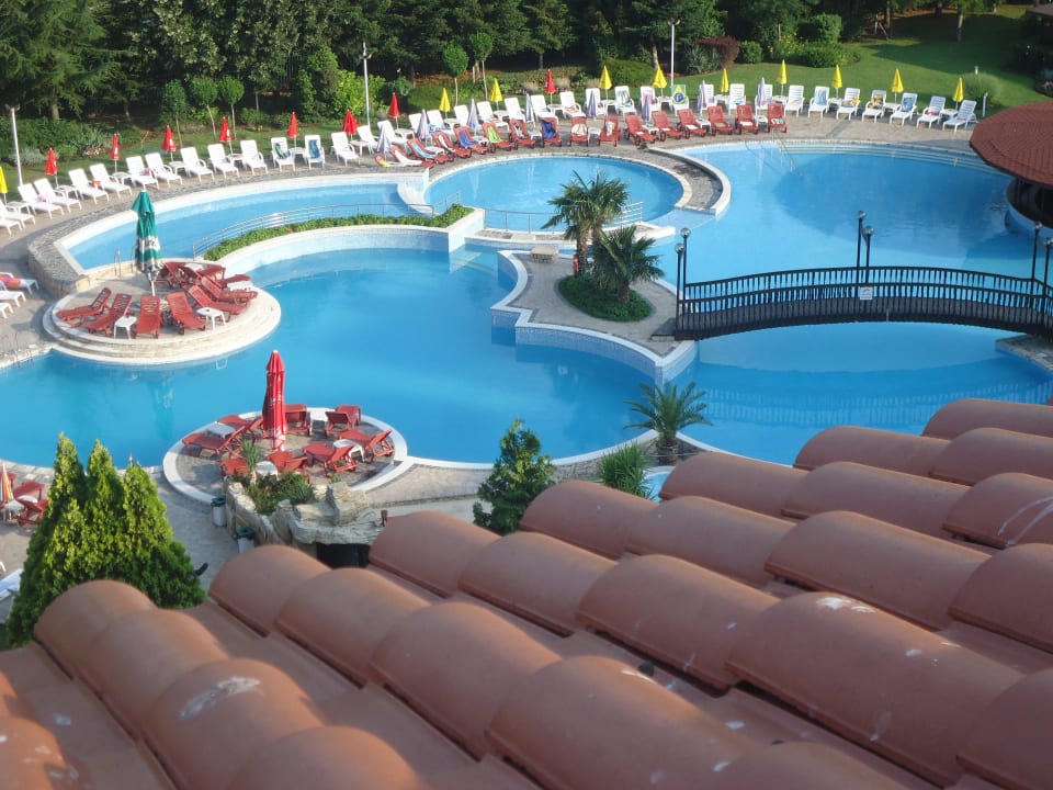 Pohled na bazén z pokoje Hotel Hrizantema