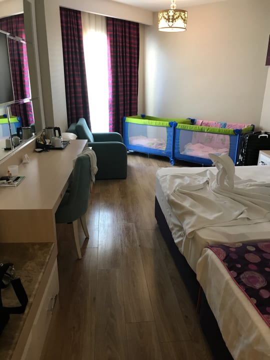 Zimmer Azura Deluxe Resort & Spa Hotel