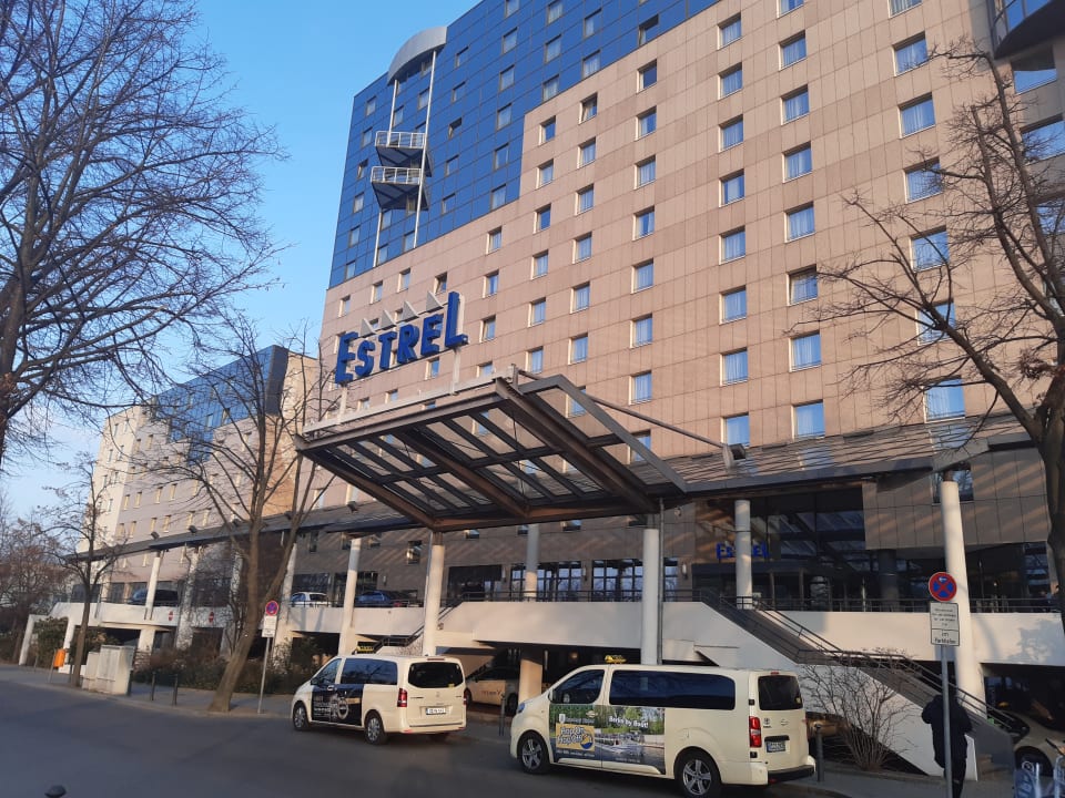 Außenansicht Estrel Hotel Berlin
