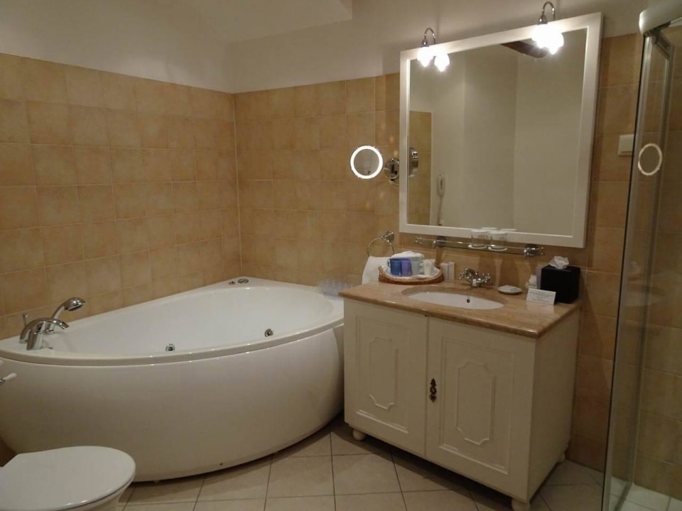 Presidential Suite #31 Schlössle Hotel