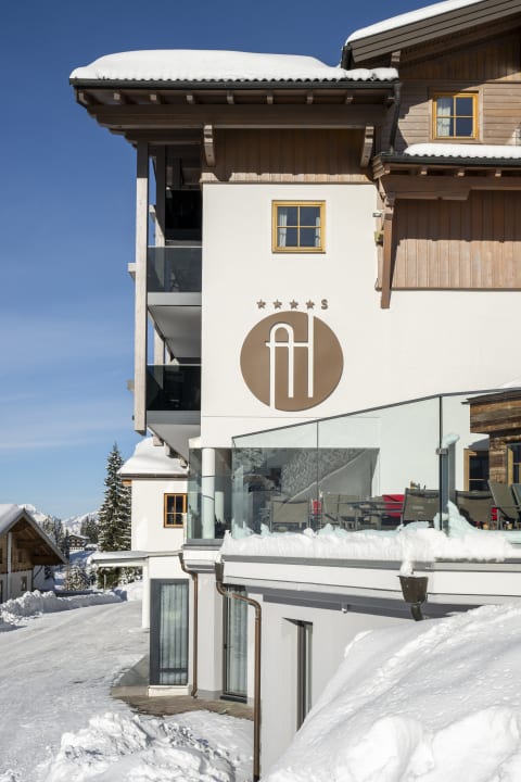 Außenansicht Hotel Alpenhof