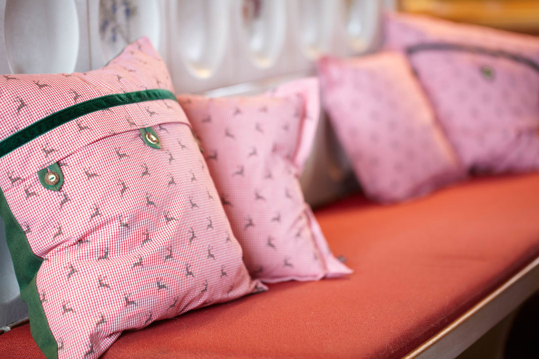 Kachelofen im Aufenthaltsraum Haus Weissert