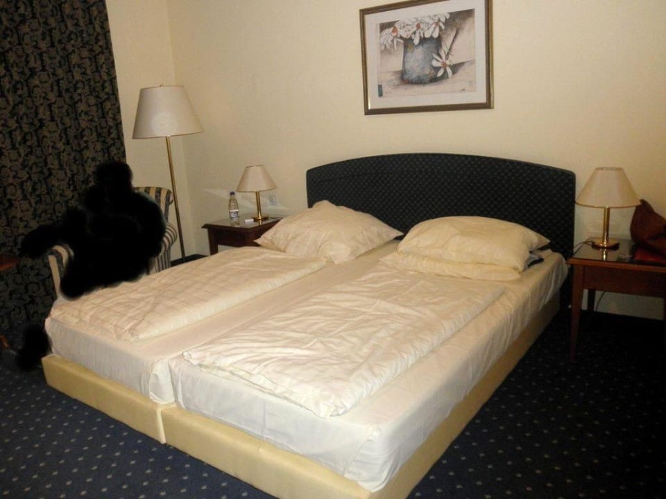 Doppelbett Victor's Residenz Hotel Leipzig