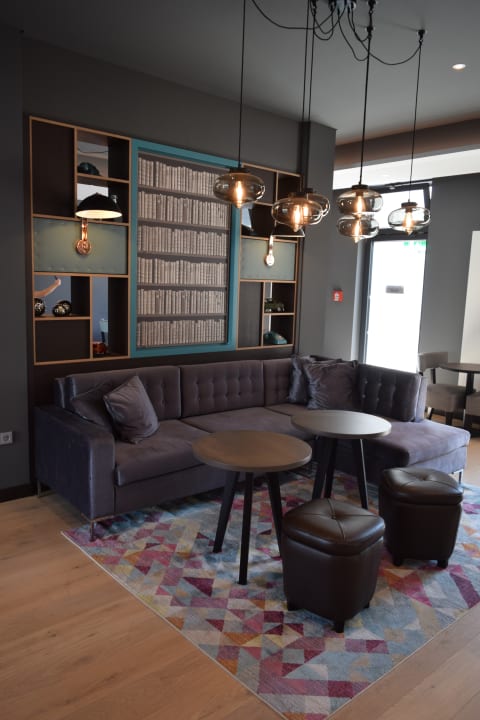 Lobby Premier Inn Berlin Airport