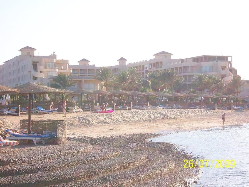 Blick von Steg auf die Anlage Sea Star Beau Rivage
