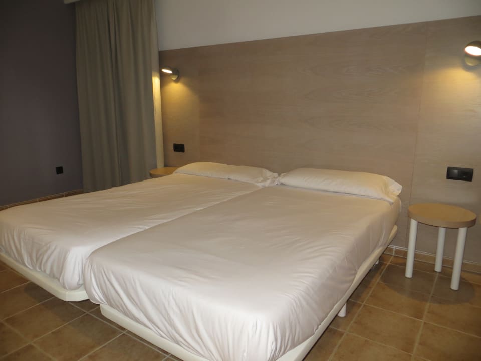 Zimmer Protur Floriana Resort Aparthotel