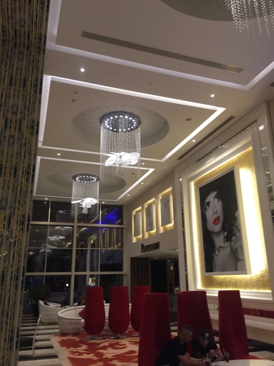 Lobby Azura Deluxe Resort & Spa Hotel