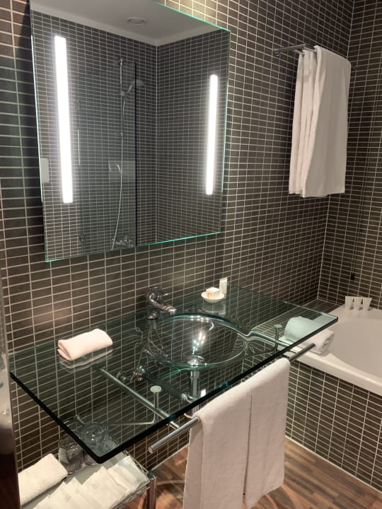 Zimmer AC Hotel Bologna by Marriott