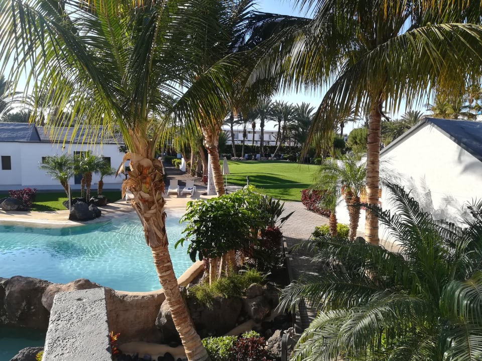 Ausblick R2 Romantic Fantasia Suites - Adults only