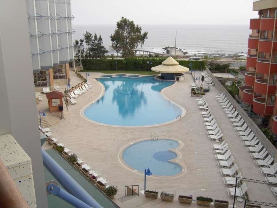 Pool of hotel Grand Kaptan