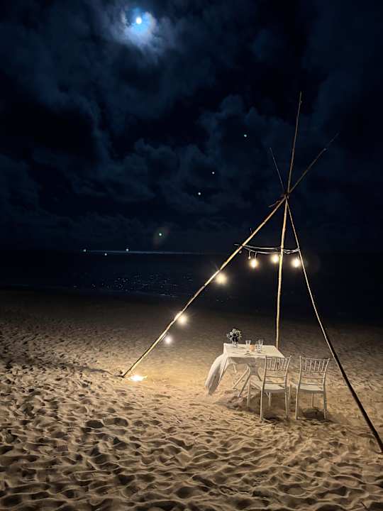 Außenansicht Crystals Beach Resort Belle Mare, a member of Radisson Individuals