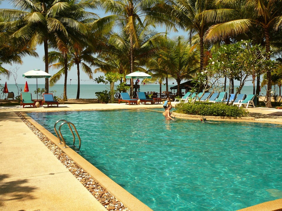 Resort-Pool Anandah Beach Resort