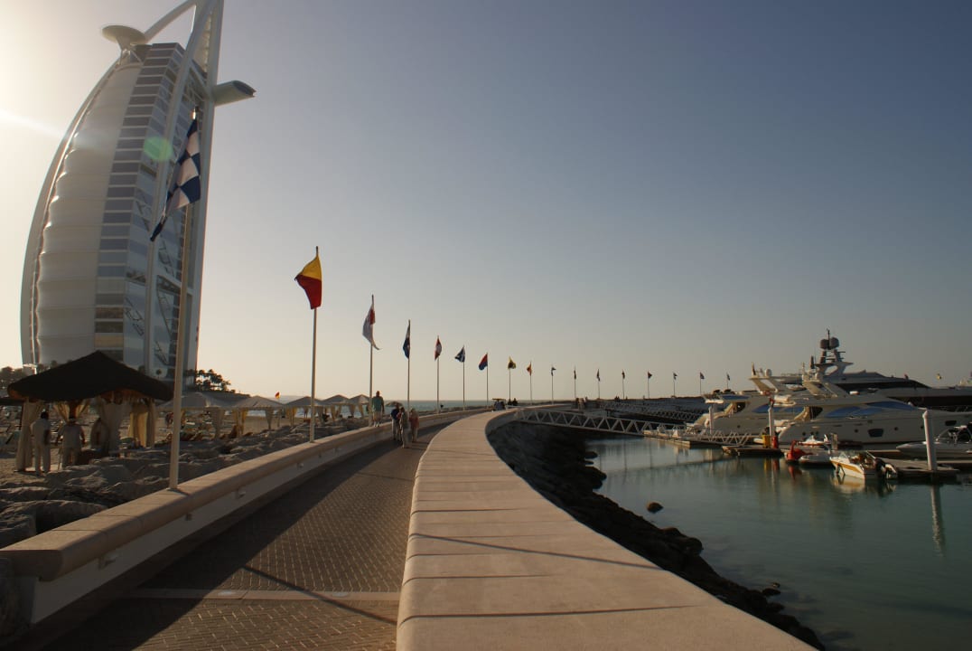 Sicht vom Steg zum Meer Jumeirah Beach Hotel