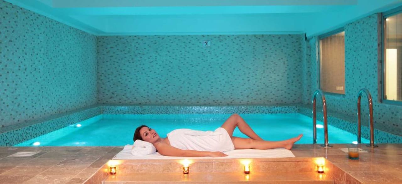 Cold paunch pool Oscar Resort Hotel