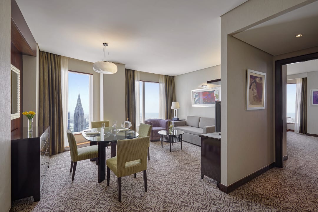 Zimmer Rose Rayhaan by Rotana