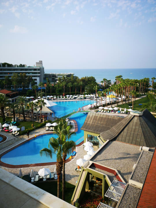 Pool Arum Barut Collection