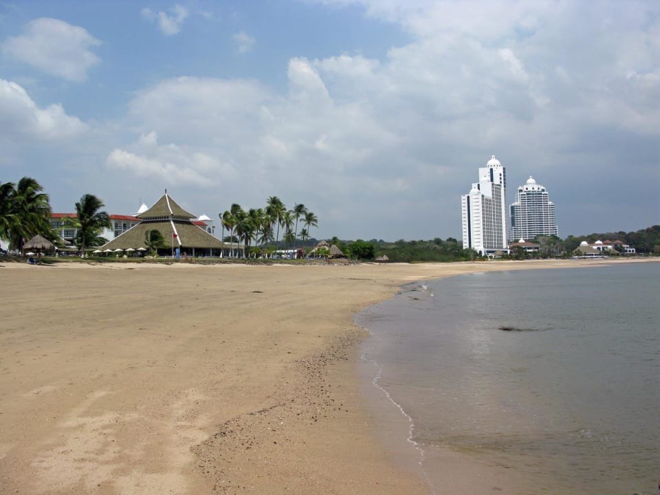 Strand vor dem Hotel Dreams Playa Bonita Panama