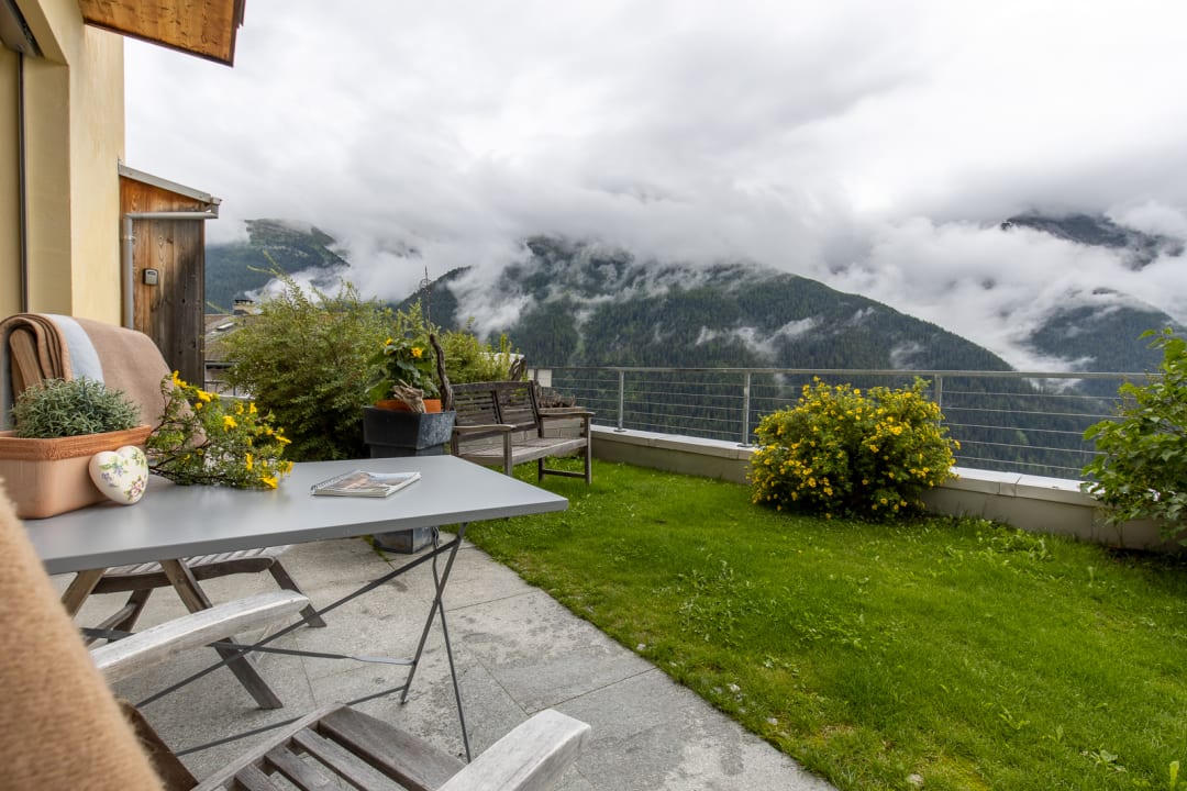 Gartenanlage Ferienwohnung Chasa Arpiglia