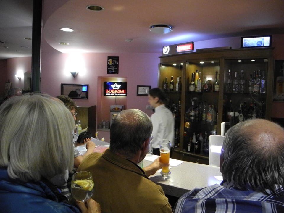 Nette, kleine Bar Hotel Rzymski