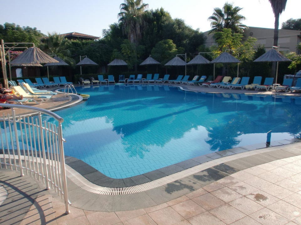 Pool Can Garden Beach