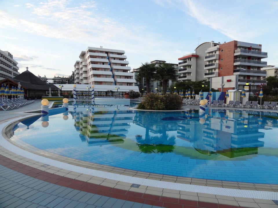 Blick auf Hotel Aparthotel Holiday