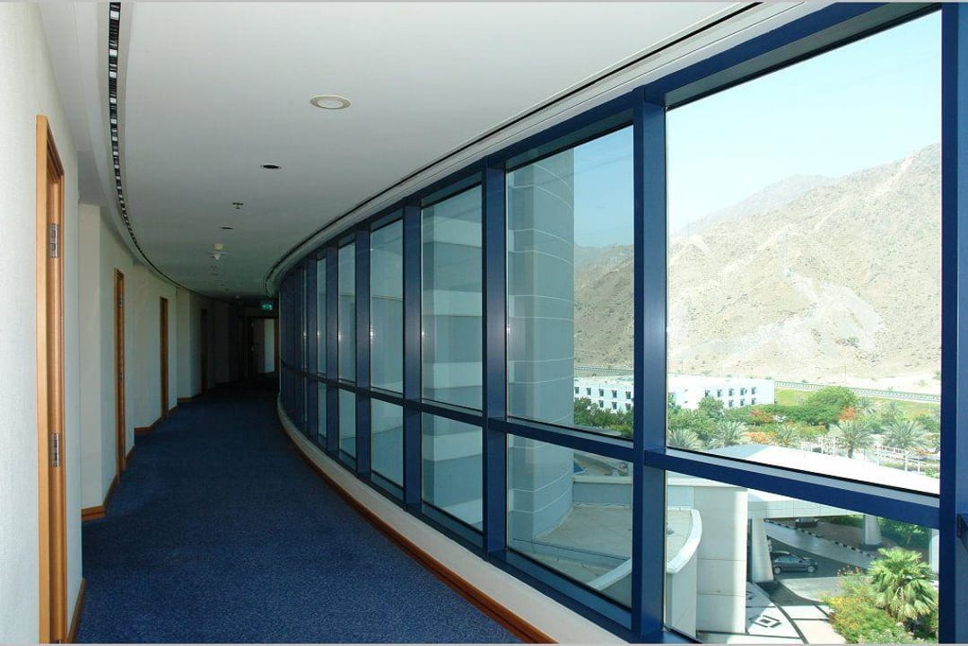 Korridor Hotel Le Meridien Al Aqah Beach Resort