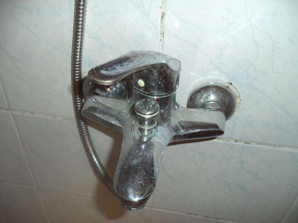 Wasserhahn in der Dusche Hotel Ideal Beach