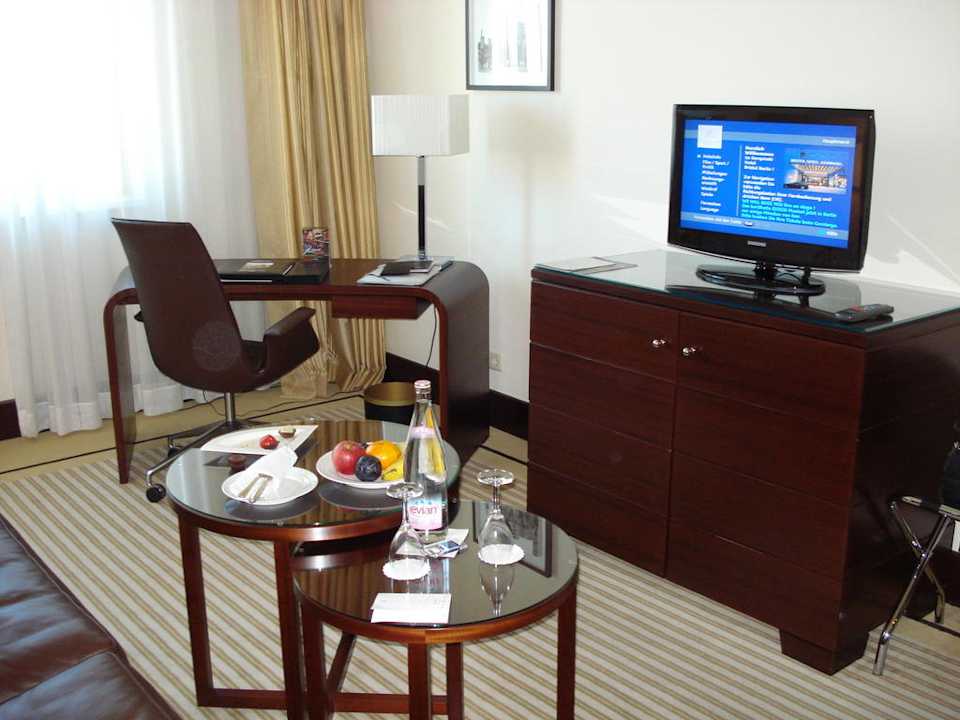 TV-Gerät Hotel Bristol Berlin