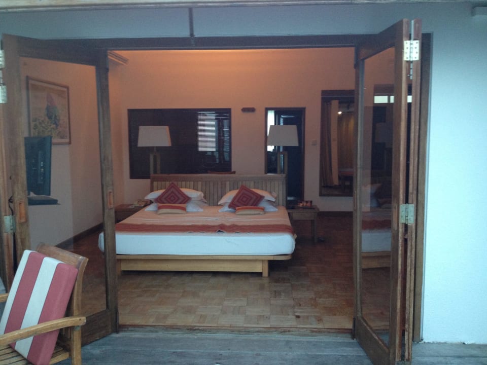 Watervilla von der Terrasse aus NH Collection Maldives Reethi Resort