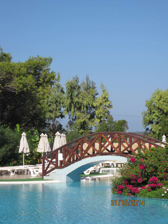 Brücke im Hauptpool Hotel Kalithea Mare Palace