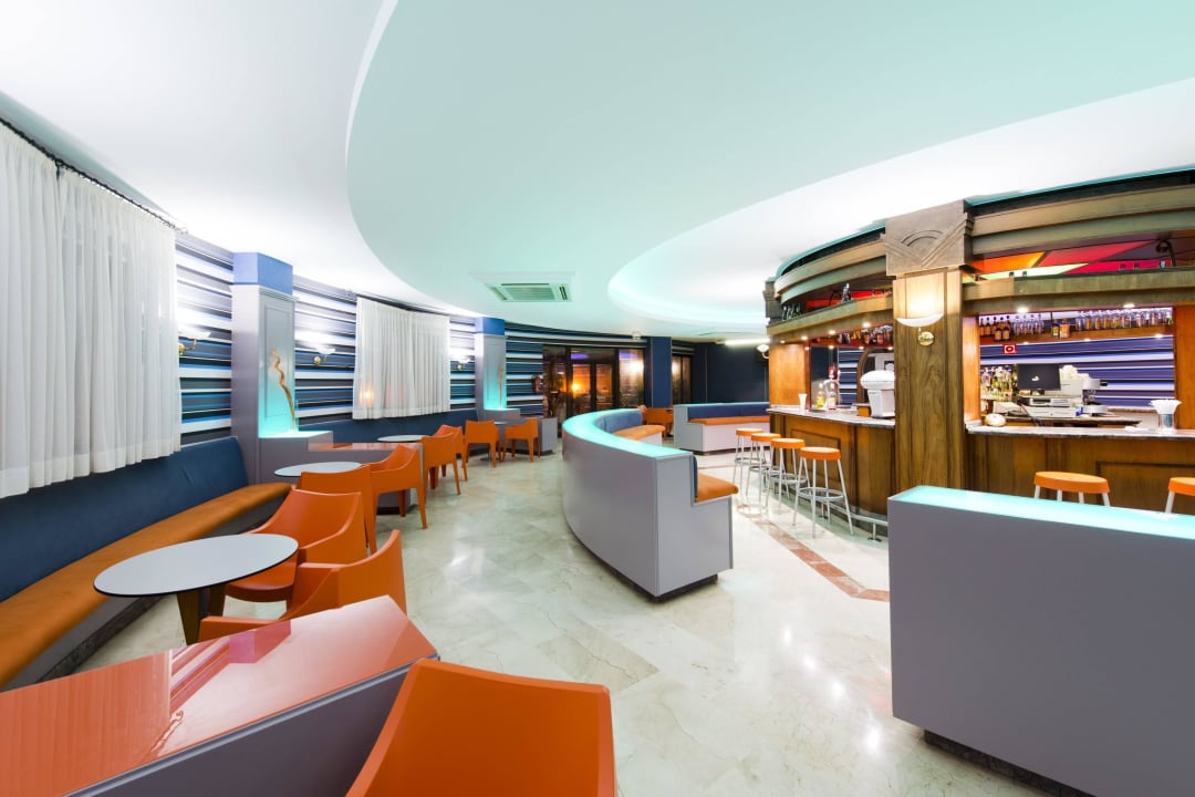 Bar Cafetería Elba Lucía Sport & Suite Hotel
