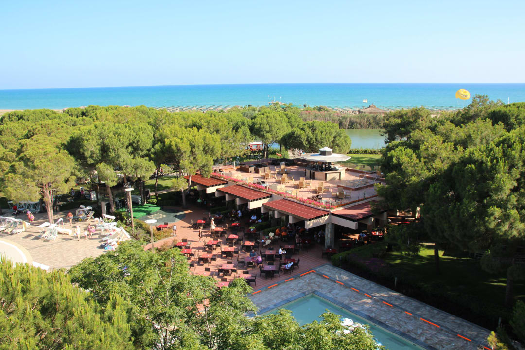 Poolbar Xanadu Resort Hotel