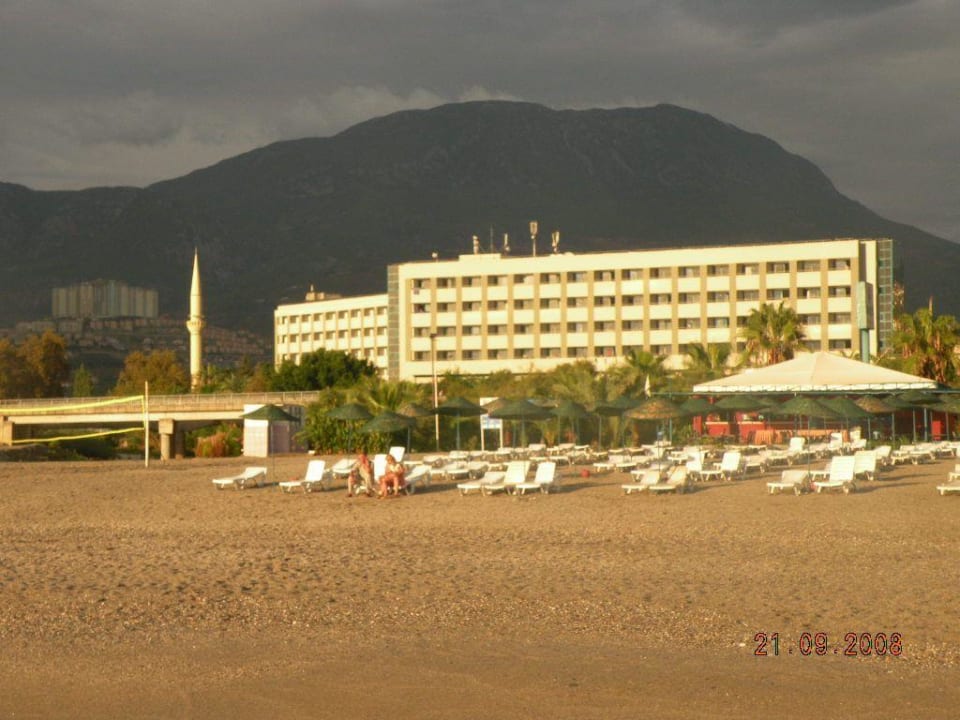 Widok na hotel od strony plaży Kırbıyık Resort Hotel - Alanya
