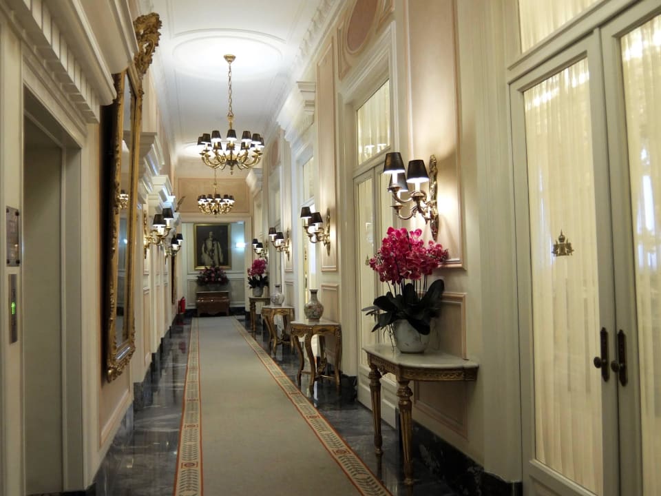 Flur 2. OG Hotel Avenida Palace