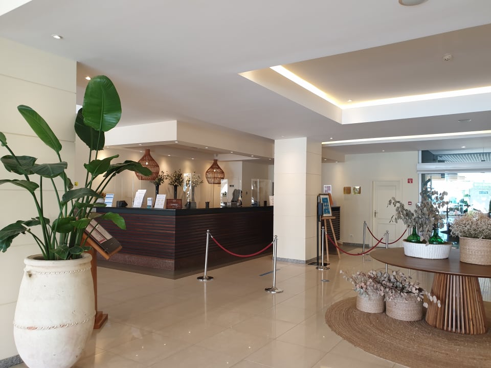 Lobby PortoBay Falésia