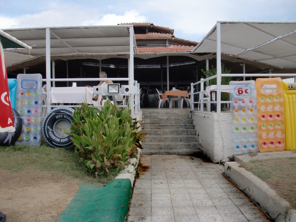 Wirklich nicht mehr modern: Strandbar Side Alegria Hotel & Spa - Adults only +16