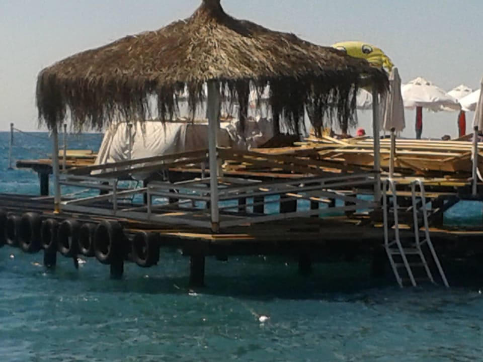 Zerstörter Steg Ulusoy Kemer Holiday Club