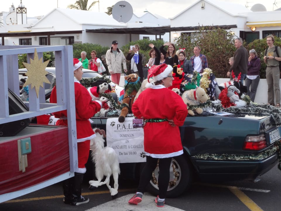 Weihnachtsmann-Umzug in Puerto del Carmen Hotel Las Costas