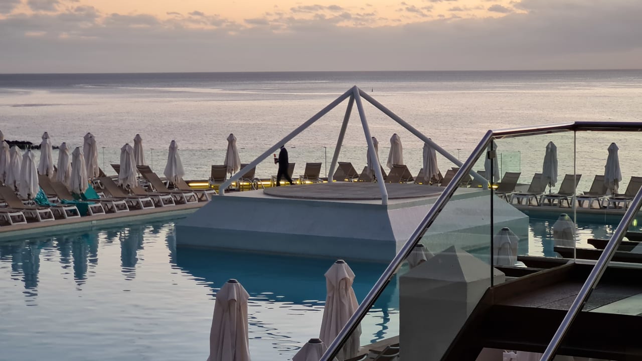 Pool Iberostar Waves Bouganville Playa