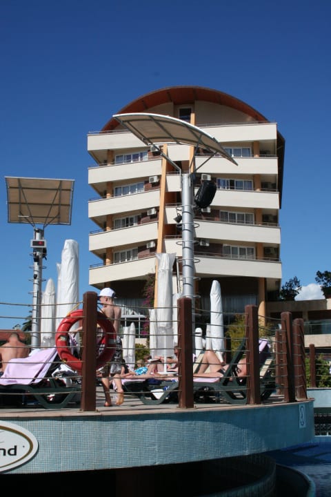 Eines der Hotelgebäude Alaiye Resort & Spa