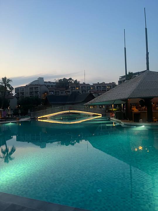 Pool Arum Barut Collection