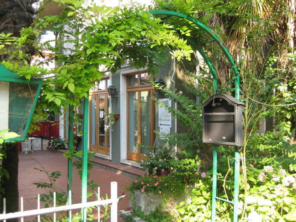 Außenansicht  Reisebüro Hotel Palme & Suite