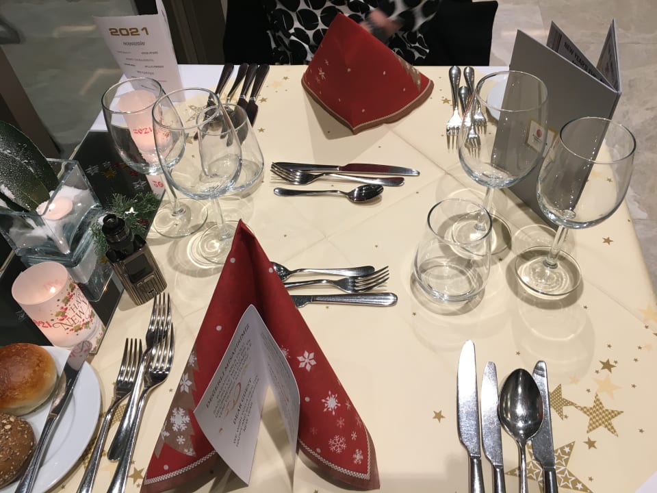 Gastro Acanthus Cennet Barut Collection