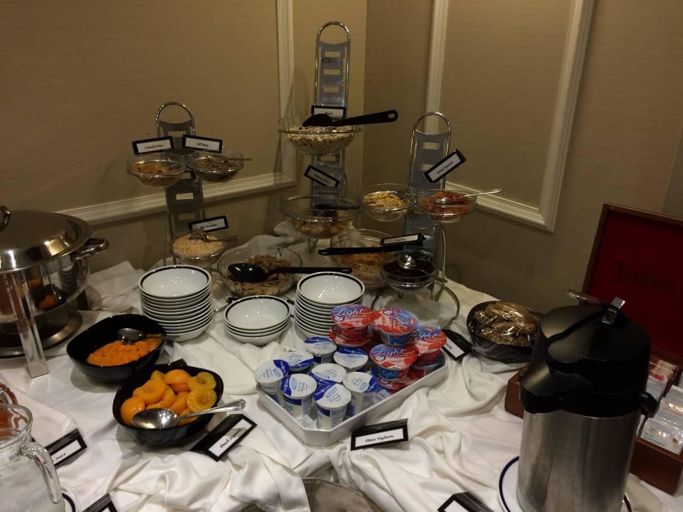 Breakfast buffet Hotel The Beauchamp