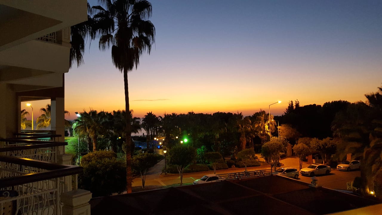 Zimmeraussicht am Abend Riviera Hotel & Spa