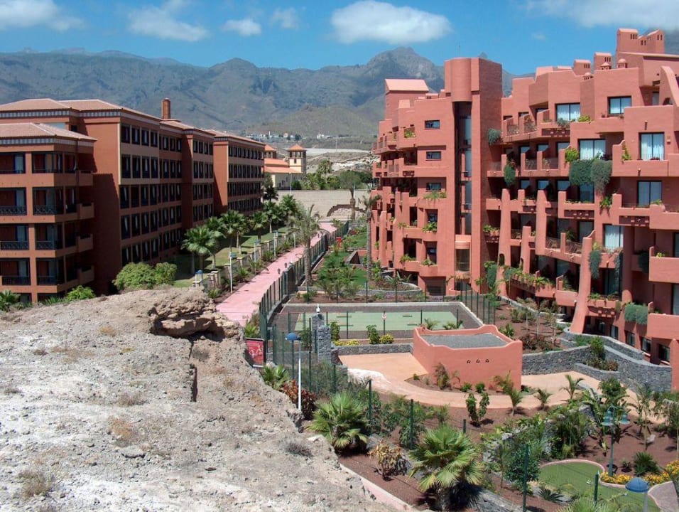Ostflügel des Hotels mit angrenzendem neuen Hotel Sheraton H10 Costa Adeje Palace