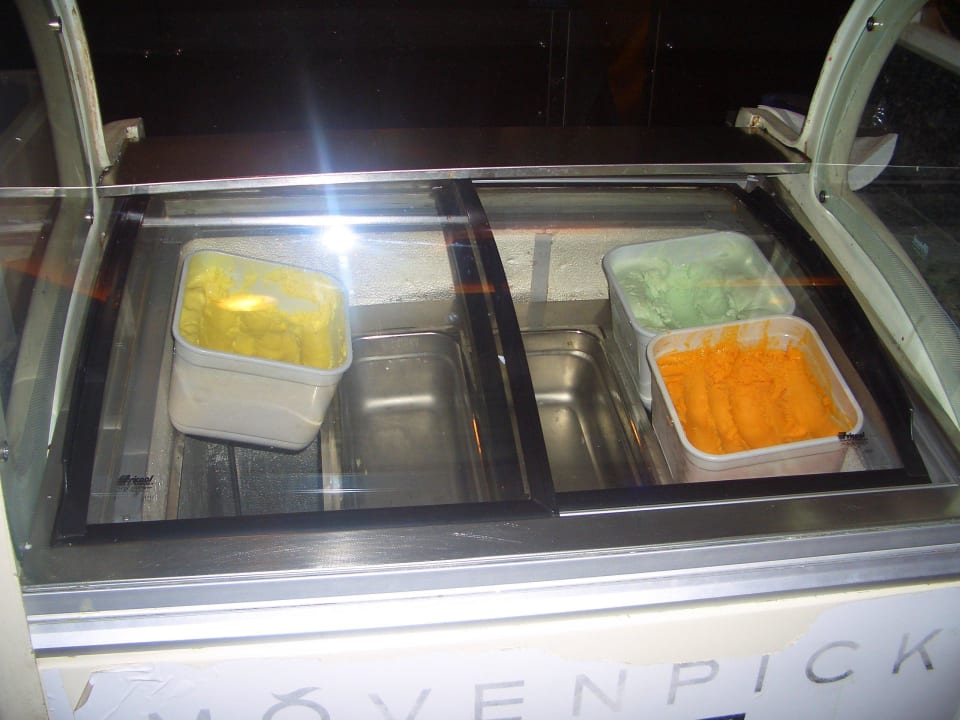 Riesen Vielfältige Eisauswahl in der Eisbar Beach Albatros Resort