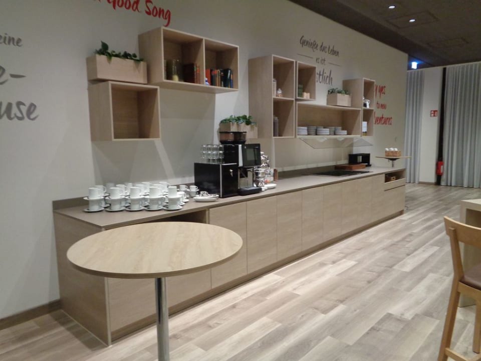 Lobby IntercityHotel Duisburg